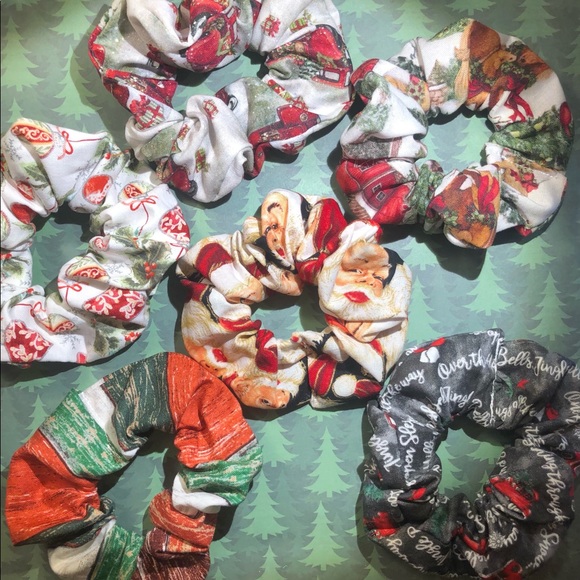 6 piece Christmas Scrungie set - Picture 4 of 10